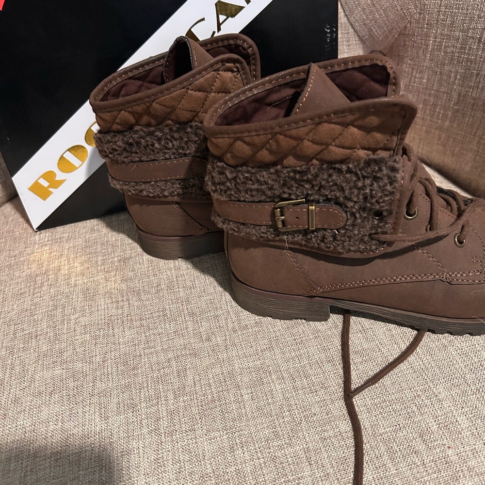 Brown Quilted Lace-Up Boots